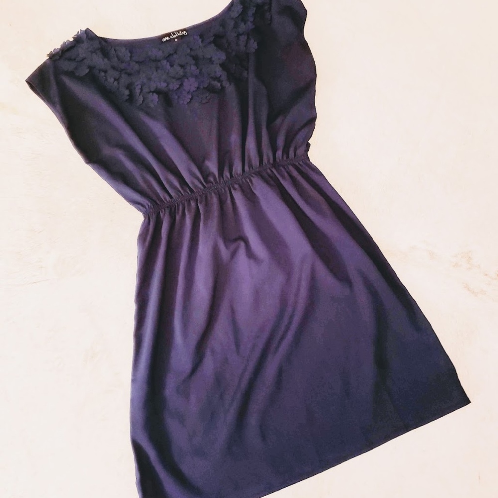 One Clothing -Floral Detail Dress- Navy -  Size: S